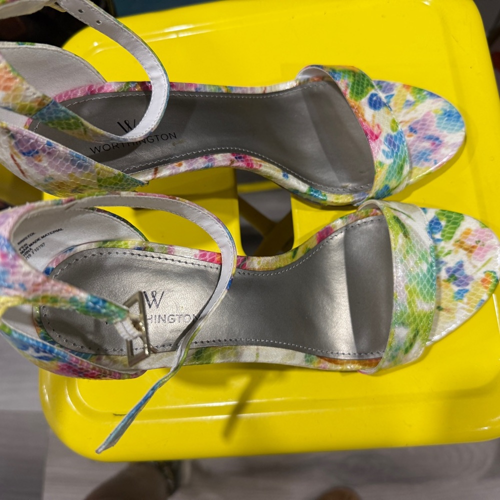 Worthington Floral Sandals with Ankle Strap and Glossy Finish - Picture 2 of 5